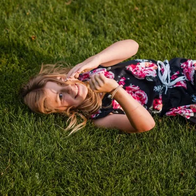 image-girl-laying-in-grass